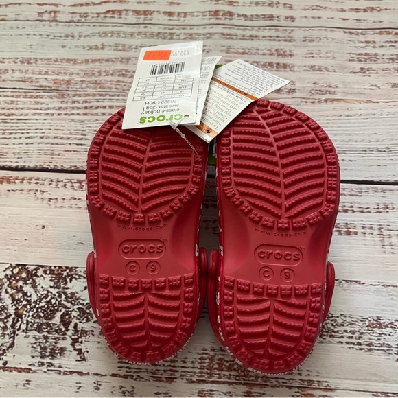 NEW! Crocs Classic Holiday Sweater Clog Unisex Kids Size 9 - Picture 6 of 6